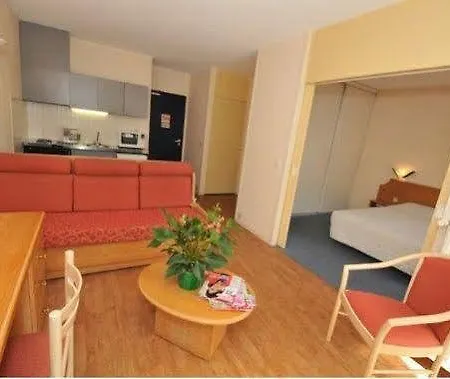 Appart hôtel Les Chenes *